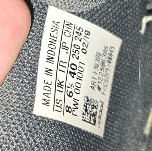 Adidas Questar Flow dark gray / charcoal sneakers size 8 - Picture 3 of 6